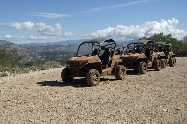 Hırvatistan'daki bir seyir için çürük arabaları