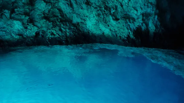 Grotte bleue de bisevo en croatie — Photo