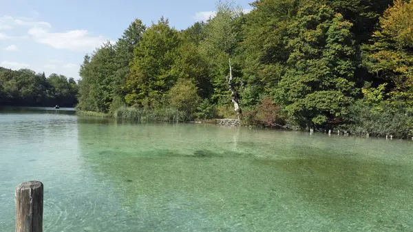 Csodálatos táj, a Plitvicei-tavak, Horvátország — Stock Fotó