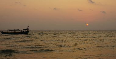 Otres plaj gün batımında