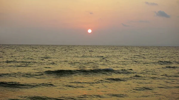 Matahari terbenam di pantai otres — Stok Foto