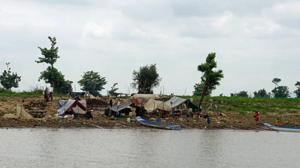 Fisherman village at tonle sap — Stock Photo, Image