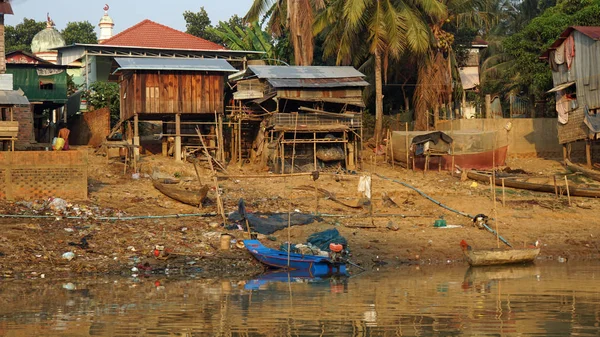 Tonle seiva pescador aldeia — Fotografia de Stock