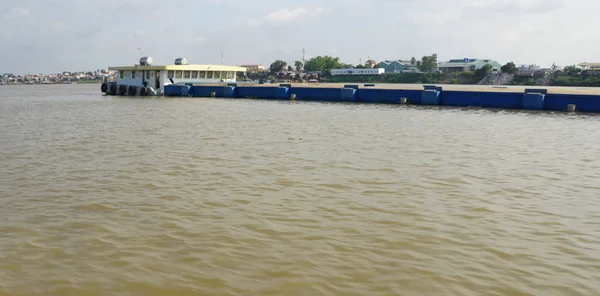 Phnom Penh ribera del río — Foto de Stock