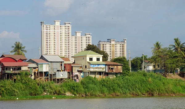 Phnom Penh ribera del río —  Fotos de Stock