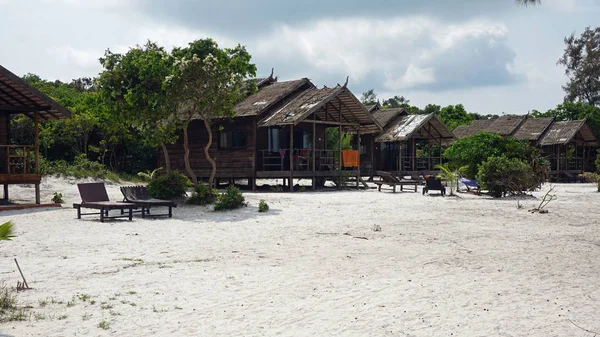 Kunyhók Beach, koh rong-samloem — Stock Fotó