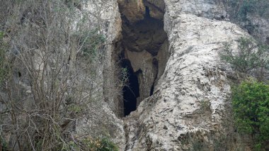 phnom sampeau bat cave