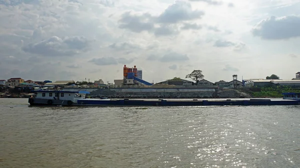 Phnom Penh ribera del río —  Fotos de Stock