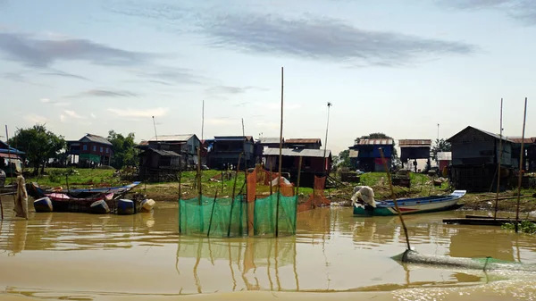 Aldeas flotantes en tonle savia —  Fotos de Stock