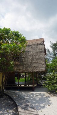 plaj kulübe koh rong samloem üzerinde