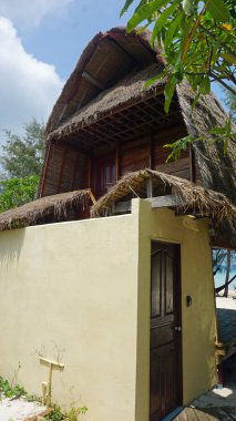 plaj kulübe koh rong samloem üzerinde