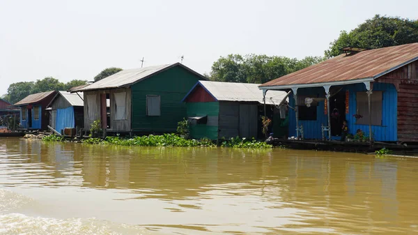 Aldeas flotantes en tonle savia —  Fotos de Stock