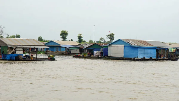 Tonle sap flaoting aldea —  Fotos de Stock