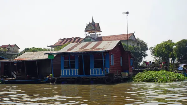 Lebegő falvak, a tonle sap — Stock Fotó