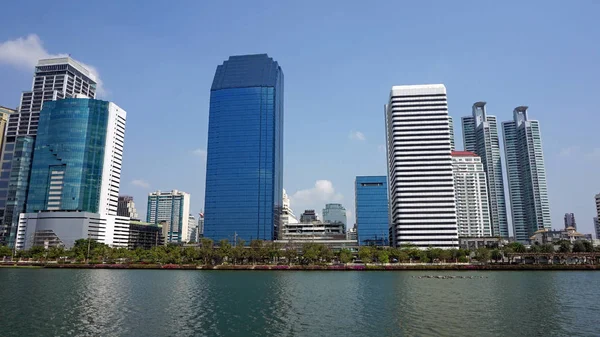 Wolkenkrabbers van bangkok — Stockfoto