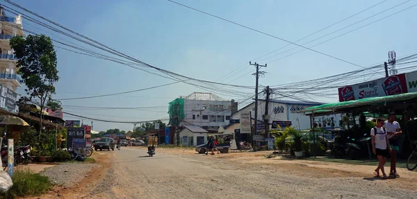 Otres, distrito de Sihanoukville, Camboya - Marzo 2018: Casas locales en la pequeña aldea —  Fotos de Stock