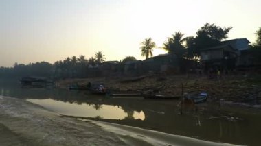 Kamboçya'da tonle sap Nehri