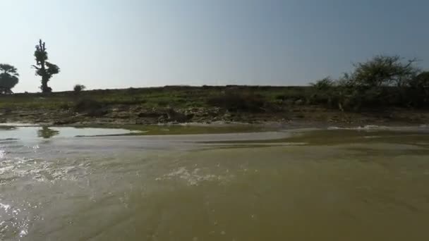 Tonle Savia Río Crucero — Vídeo de stock