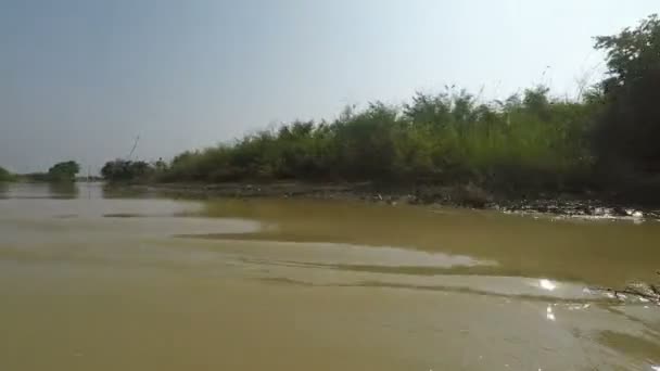 洞里萨湖 Sap 河游船 — 图库视频影像