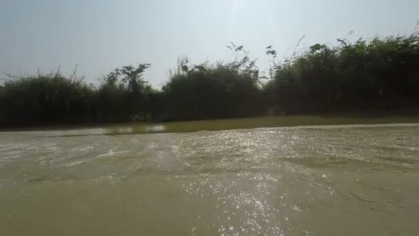 洞里萨湖 Sap 河游船 — 图库视频影像