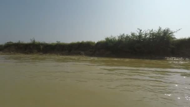 Κρουαζιέρα Στον Ποταμό Τονλέ Sap — Αρχείο Βίντεο