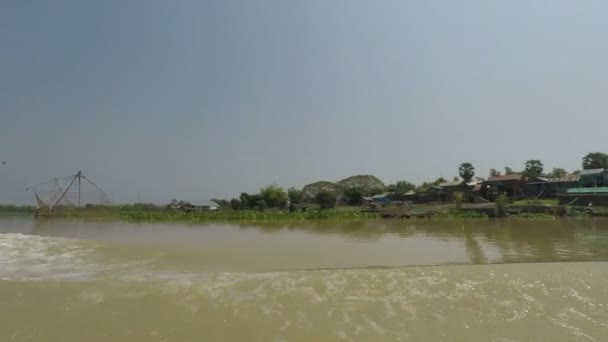 Battambang Eyaleti Kamboçya Mart 2018 Yaklaşık Balıkçı Köyleri Bir Tekne — Stok video