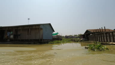 Battambang Eyaleti, Kamboçya - Mart 2018 yaklaşık: tekne Siem Reap geziden Phnom Penh için