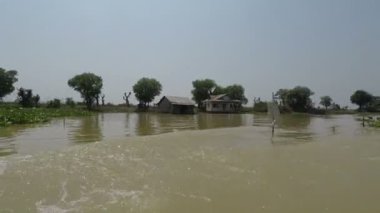 Battambang Eyaleti, Kamboçya - Mart 2018 yaklaşık: tekne Siem Reap geziden Phnom Penh için