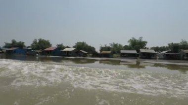 Battambang Eyaleti, Kamboçya - Mart 2018 yaklaşık: tekne Siem Reap geziden Phnom Penh için