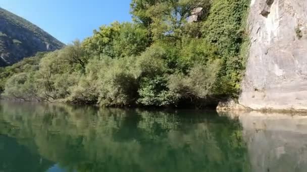 Farbenfroher Matka Canyon Norden Mazedoniens — Stockvideo