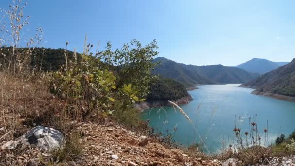 Красивое Озеро Козяк Северной Македонии — стоковое видео