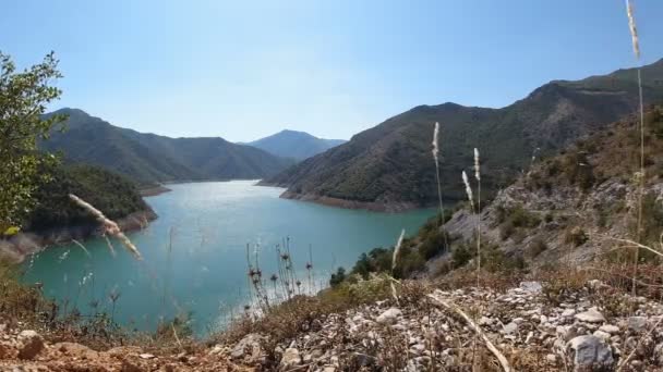 Красивое Озеро Козяк Северной Македонии — стоковое видео