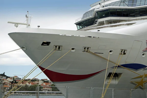 Bateau de croisière moderne — Photo