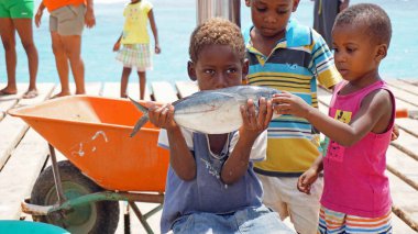 Santa Marica, Cape Verde, Haziran 2017: Balıkçı aileleri