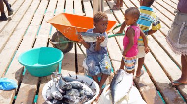 Santa Marica, Cape Verde, Haziran 2017: Balıkçı aileleri