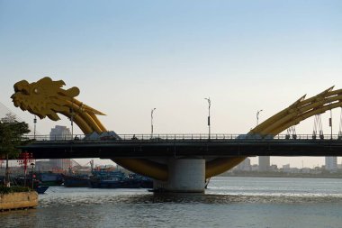 Vietnam 'daki Da Nang' daki ünlü ejderha köprüsü.