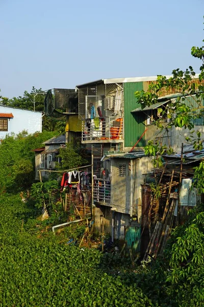 色相の住宅街での簡単な生活は — ストック写真