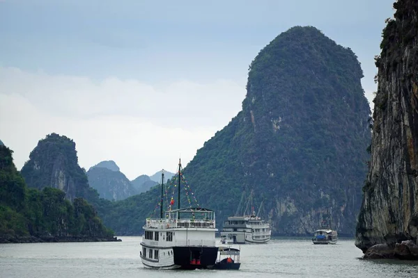 Eilanden Van Halong Baai Vietnam — Stockfoto