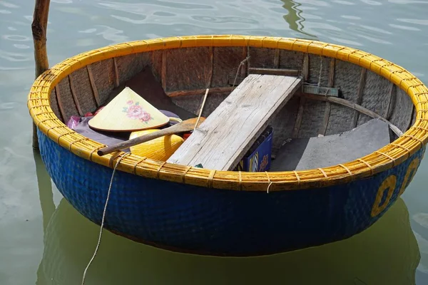 Традиционная Круглая Рыбацкая Корзина Вьетнама — стоковое фото