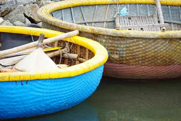 Tradicional Barco Cesta Redonda Pescador Vietnam — Fotografia de Stock