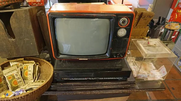 Старое Ретро Телевидение Украшение Баре Стоковое Изображение