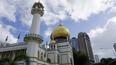 Singapur şehrindeki büyük İslami cami.