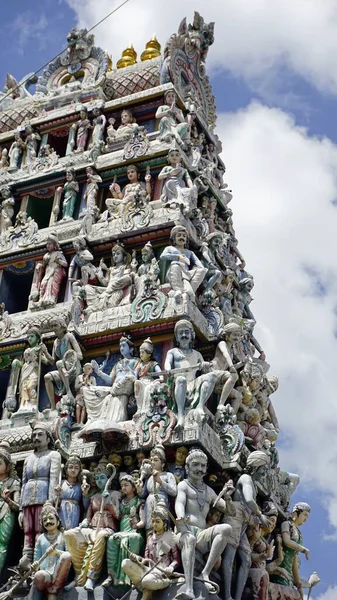 Singapur Şehrindeki Geleneksel Renkli Hindu Tapınağı — Stok fotoğraf