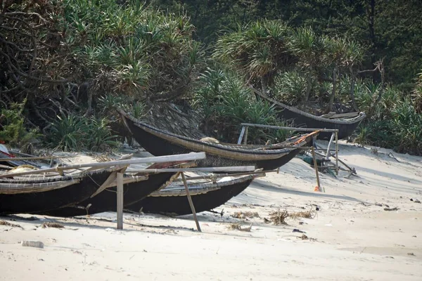 Verfaulte Fischerboote Strand Von Hue — Stockfoto