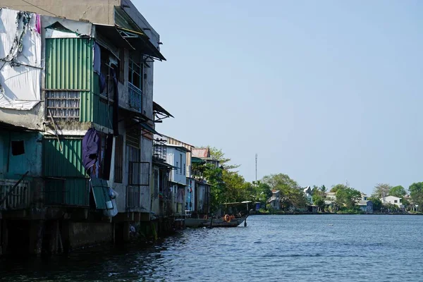 色彩斑斓的香水河住宅区 — 图库照片