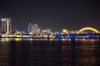 Vietnam 'daki Da Nang' daki ünlü ejderha köprüsü.