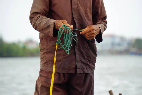 Pêcheur Vietnamien Sur Petit Bateau Pêche Avec Filet Pêche — Photo