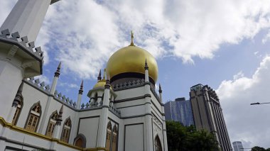 Singapur şehrindeki büyük İslami cami.