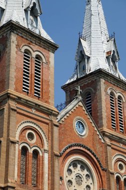 Vietnam 'daki Ho Chi Minh Kilisesi değil.