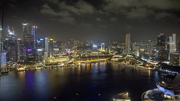 Singapur Şehrinin Gece Vakti Renkli Silueti — Stok fotoğraf